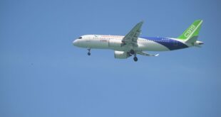 طائرة الركاب الصينية محلية الصنع "سي 919" تبدأ تشغيل أول خط دولي لها
