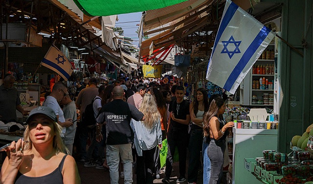 بنك إسرائيل يخفض الفائدة إلى 3,5% وتوقُّع ارتفاع النموّ بدفع من هدنة الحرب