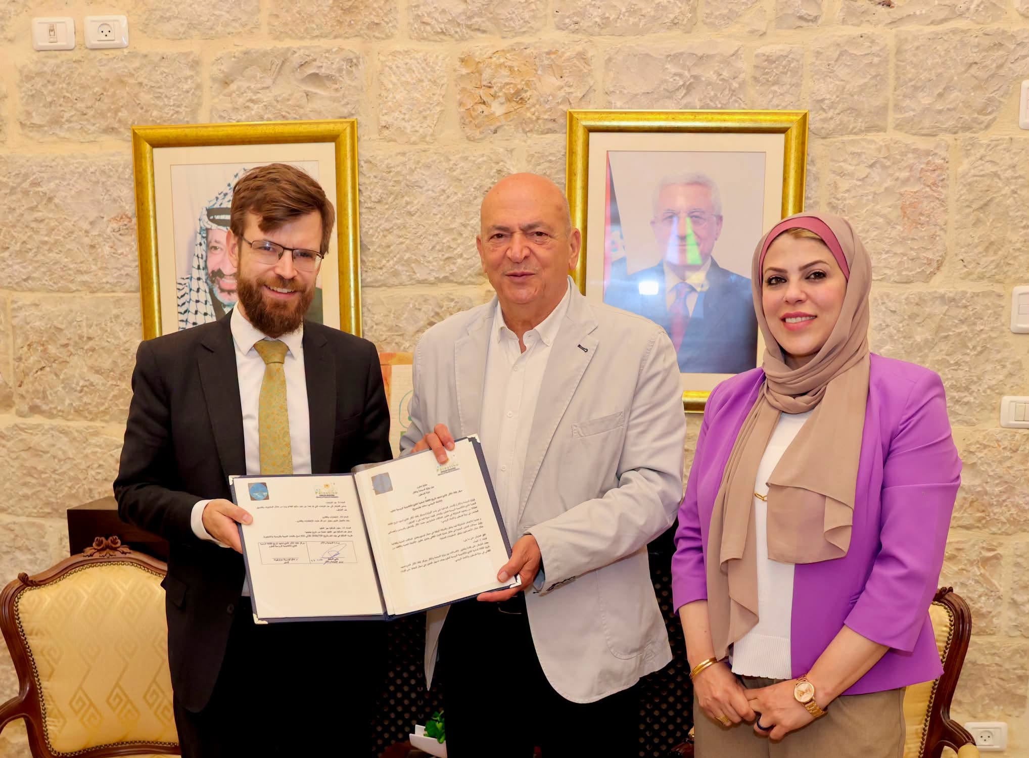 وزير السياحة والآثار ومركز إنقاذ الآثار التابع لمعهد تاريخ الثقافة المادية بالأكاديمية الروسية للعلوم يوقعان مذكرة تعاون لتعزيز حماية التراث الثقافي
