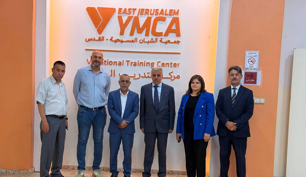 محافظة أريحا والأغوار ووزير التربية والتعليم يتفقدان مركز التدريب المهني التابع لجمعية الشبان المسيحية في أريحا