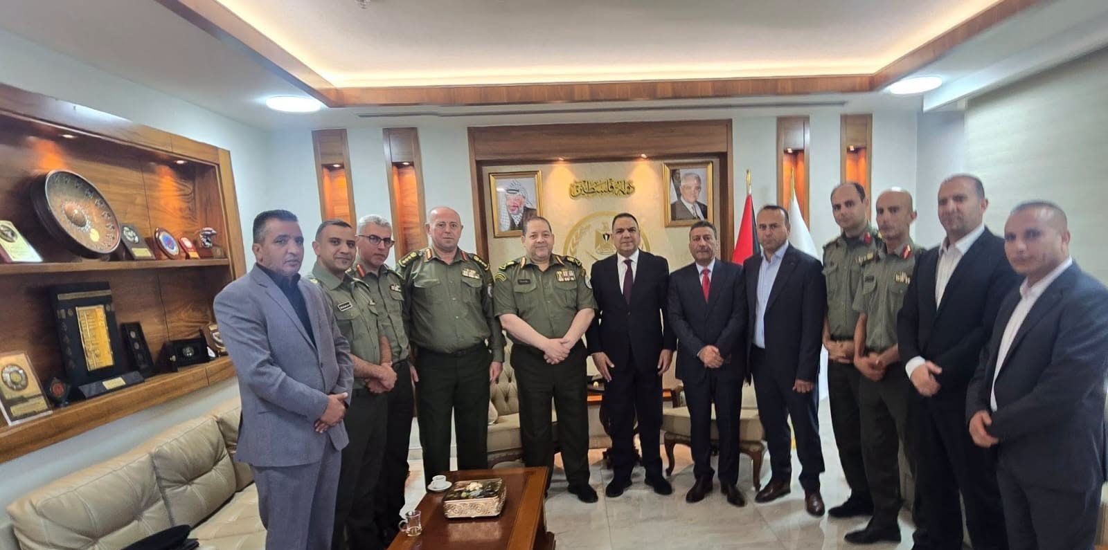 مدير عام الخدمات الطبية العسكرية يلتقي قائد جهاز الاستخبارات العسكرية اللواء محمد الخطيب