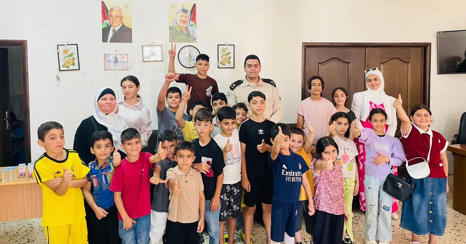 الضابطة الجمركية تقدم محاضرة توعوية لمشاركي جمعية الحرية الخيرية في محافظة نابلس