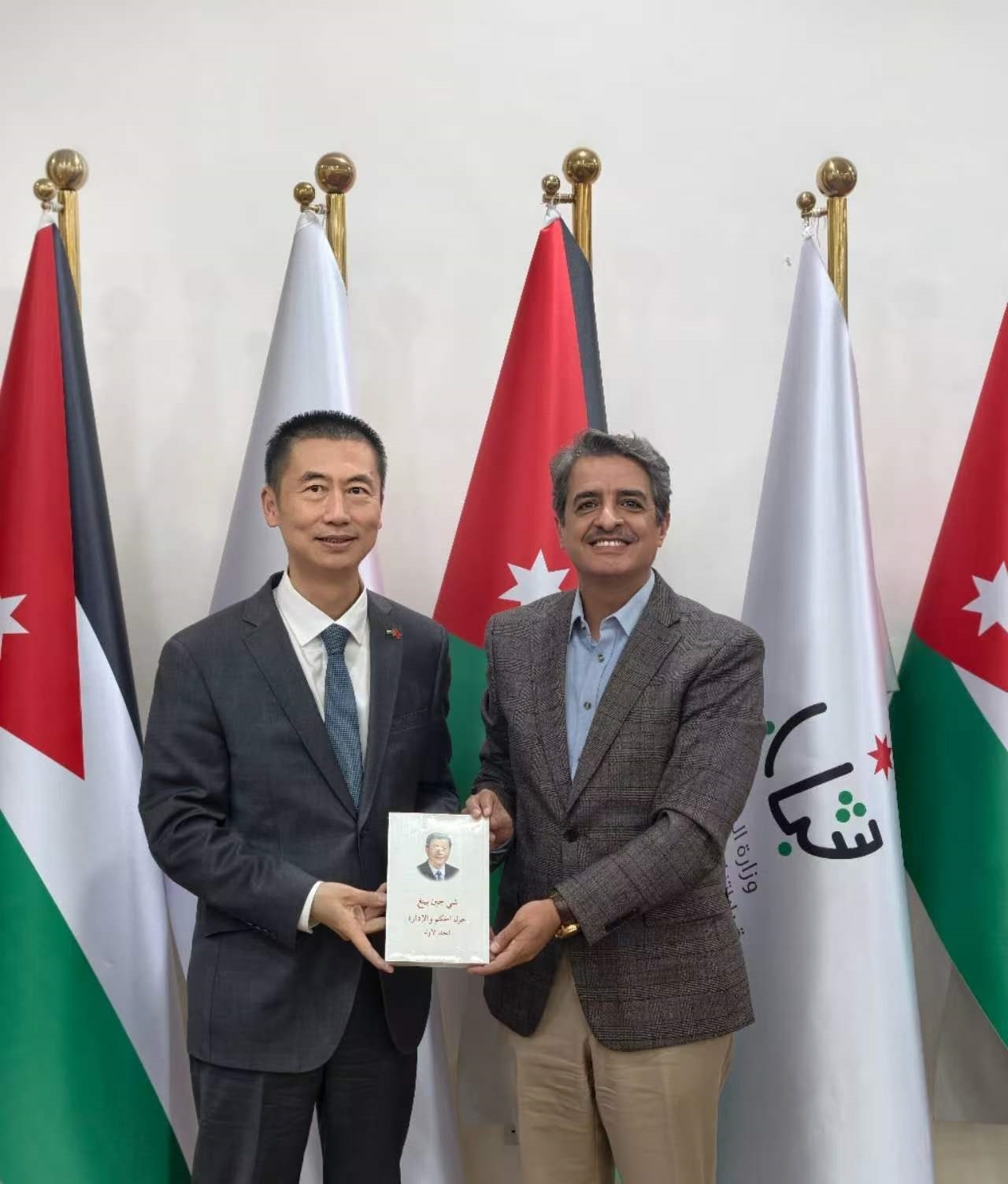 السفير الصيني لدى الأردن قوه وي يلتقي وزير الشباب الأردني