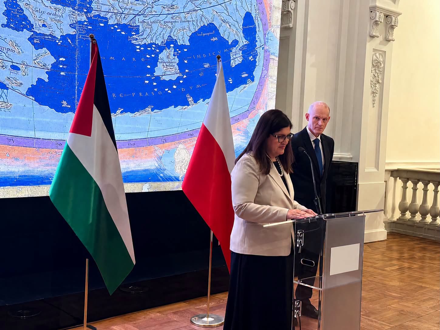 نائب وزير الخارجية البولندي يستقبل وزيرة الخارجية والمغتربين على هامش اجتماع سفراء دولة فلسطين في أوروبا