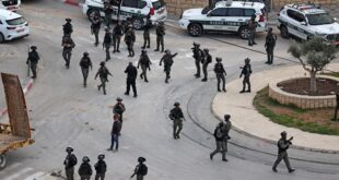 الاحتلال يقتحم جبل المكبر ويوزع أوامر هدم ومخالفات ويشدد إجراءاته في كفر عقب