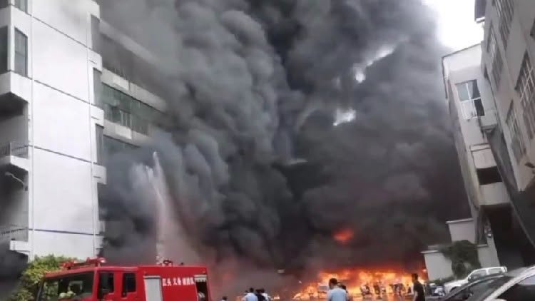 مصرع 28 شخصا في حريق بمصنع للأحذية شرقي الصين