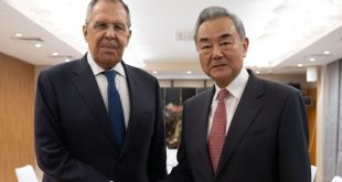 وزير الخارجية الصيني يلتقي نظيره الروسي