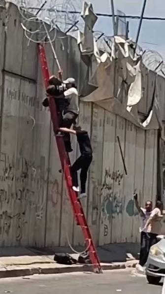 محافظة القدس: شهيدان و39 إصابة لعمال قرب جدار الفصل في الرام منذ بداية العام