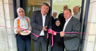محافظ نابلس غسان دغلس يفتتح المعرض التسويقي لشركة “فتّن”