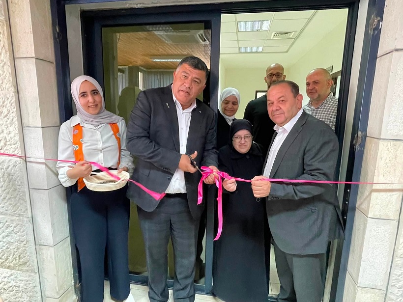 محافظ نابلس غسان دغلس يفتتح المعرض التسويقي لشركة “فتّن”