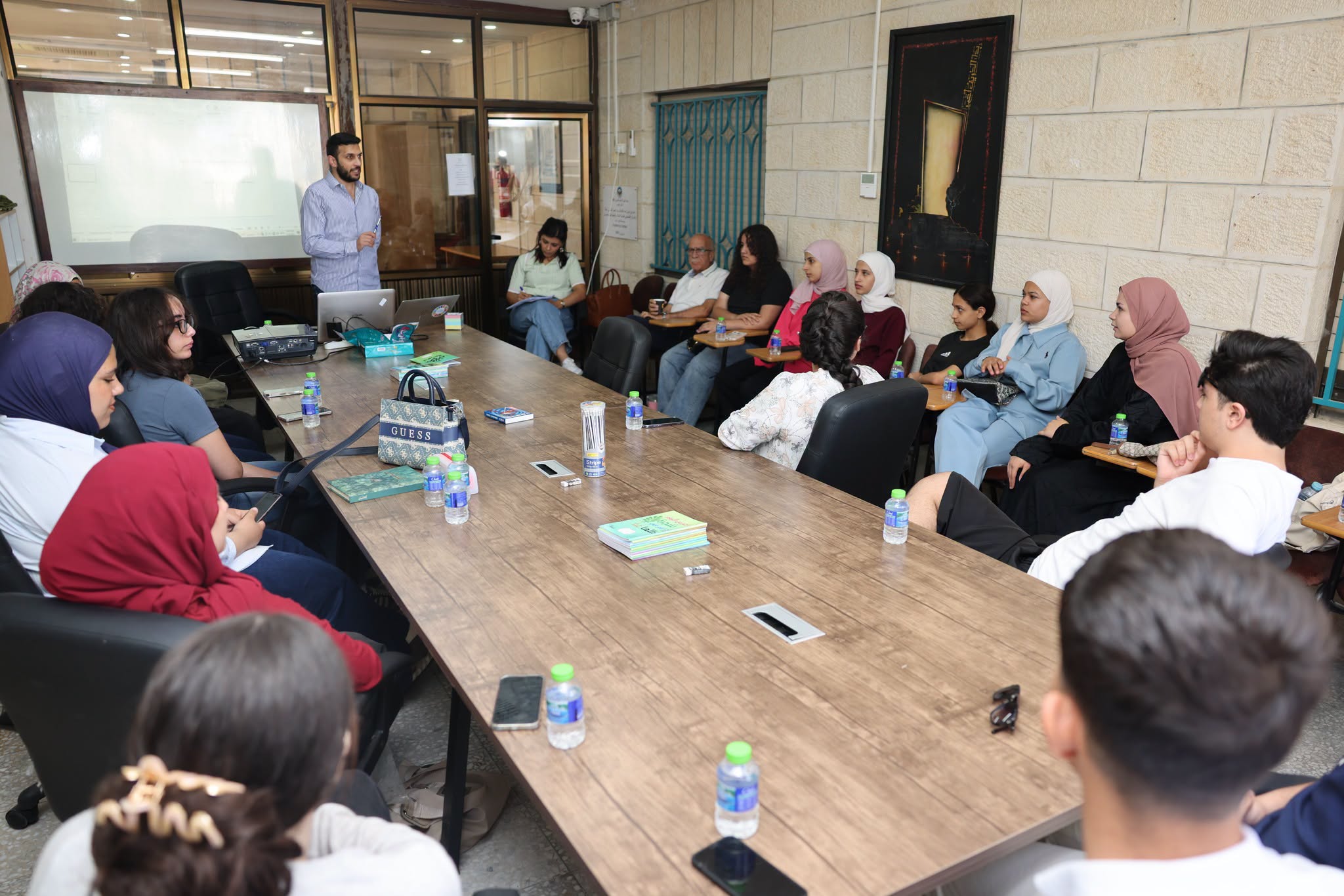 بلدية البيرة ومؤسسة عبد المحسن القطان تفتتحان مشروع "حين تمشي المدينة"