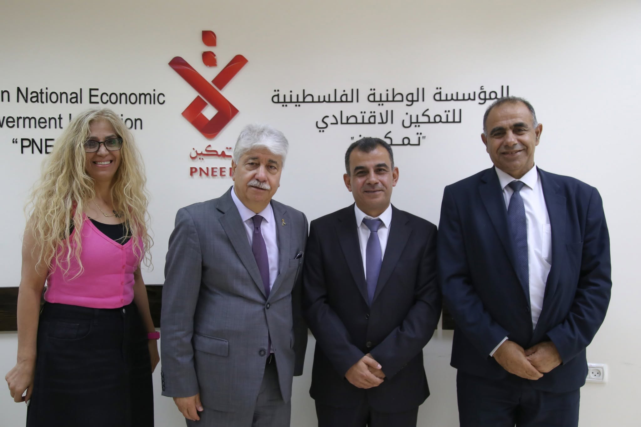 تمكين وخضوري تبحثان تعزيز التعاون في المشاريع الزراعية الذكية والمنح والإعفاءات الدراسية