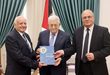 الرئيس محمود عباس يتسلم التقرير السنوي لجامعة القدس المفتوحة