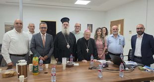 سفير فلسطين لدى اليونسكو يبحث مع فريق كايروس فلسطين خطة تحرك دولية للدفاع عن المقدسات المسيحية