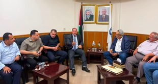محافظ طولكرم اللواء د. كميل يزور بلدية عنبتا ويطلع على احتياجات البلدة و يهنئ رئيس البلدية بالسلامة و الشفاء