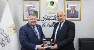 باسم الرئيس: وزير الداخلية زياد هب الريح يمنح العميد جيسون لانجليه ميدالية الخدمة الممتازة