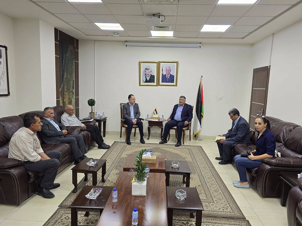 محافظ نابلس غسان دغلس يستقبل رئيس سلطة المياه الفلسطينية