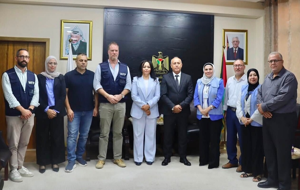 محافظ جنين كمال أبو الرب يستقبل وزيرة التنمية الاجتماعية د. سماح حمد