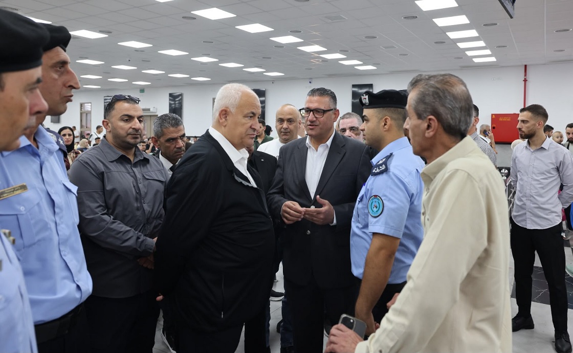 وزير الداخلية زياد هب الريح يتفقد محافظة أريحا والأغوار واستراحة المسافرين في معبر الكرامة