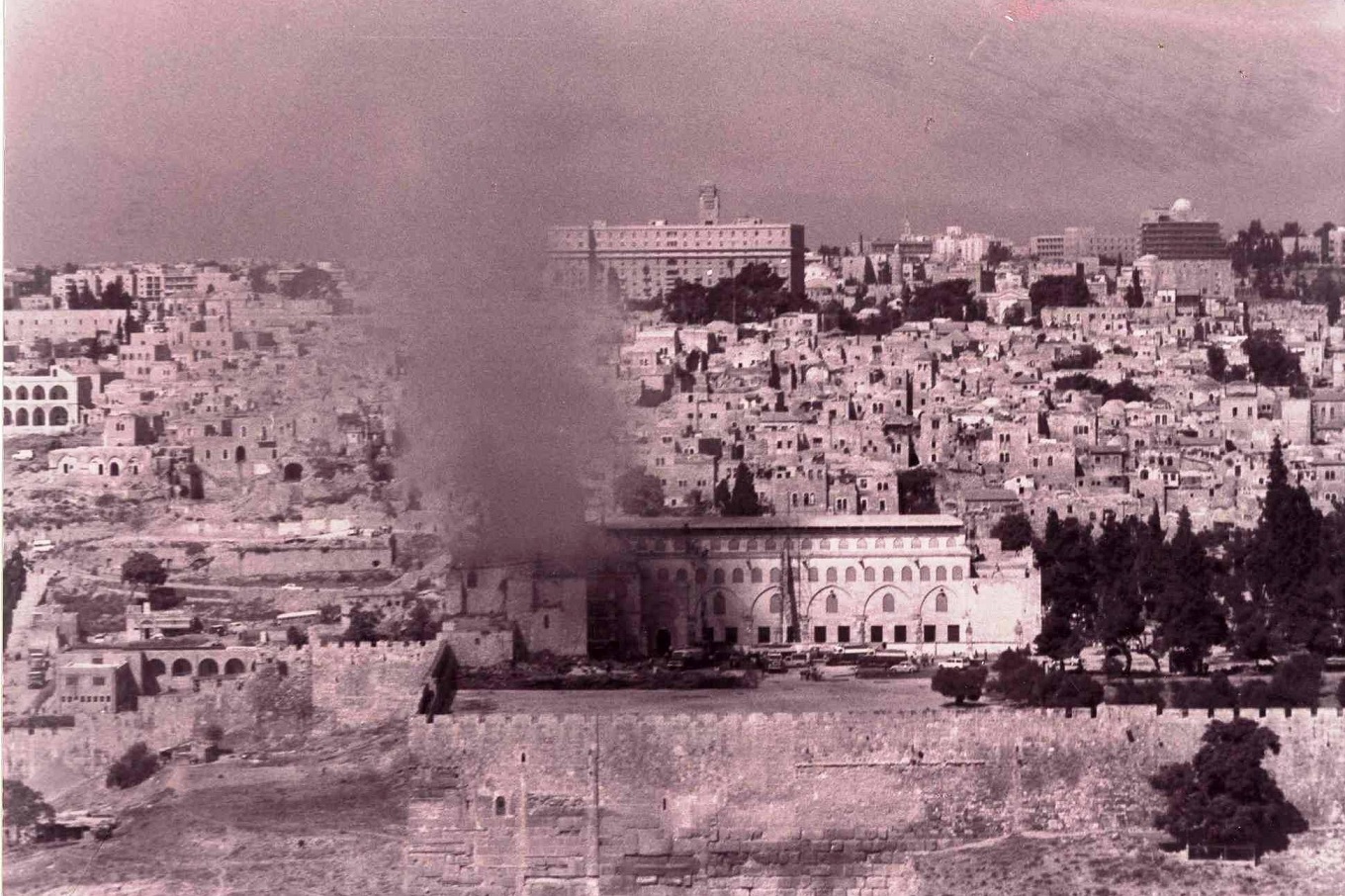 57 عاماً على إحراق المسجد الأقصى