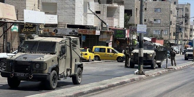 حملة مداهمات واسعة في جنين: الاحتلال يعتقل عدداً من المواطنين بينهم نجل الشهيد فتحي خازم