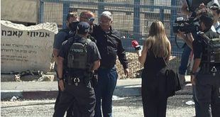 بحضور "بن غفير".. الاحتلال يقتحم كفر عقب وقلنديا ويشرع بإخلاء مجمع لـ"الأونروا"