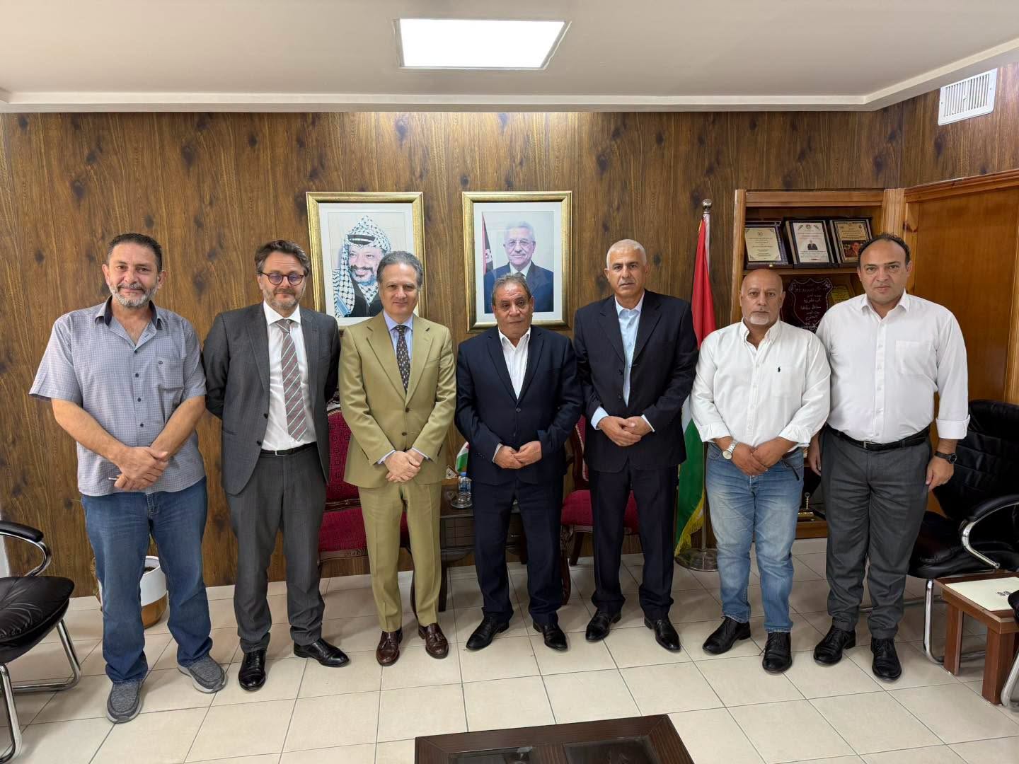 خلال لقائه السفير الاسباني .. محافظ بيت لحم المحافظ ابو عليا يشكر اسبانيا على دعمها لفلسطين