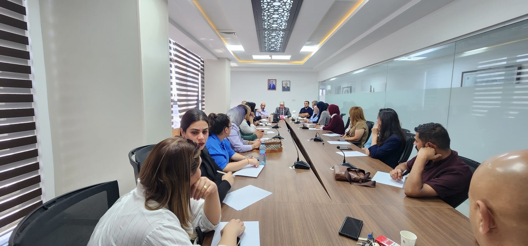 د. مجدلاني: القضية الفلسطينية تقف أمام مرحلة شديدة الخطورة وتبني قضايا وهموم المواطنين ومعالجتها أولوية وطنية