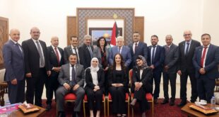 الرئيس محمود عباس يستقبل رئيسة وأعضاء مجلس بلدي نابلس ويطلع على خطط النهوض بالواقع التنموي والخدماتي