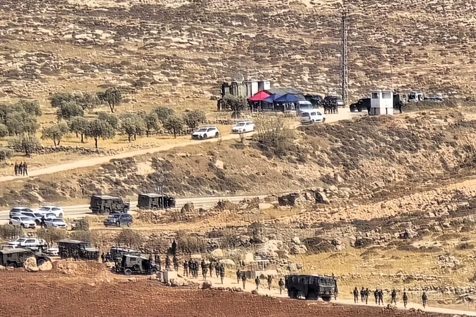 إصابات بالاختناق خلال اقتحام الاحتلال قرية المغير عقب هجوم للمستعمرين الإرهابيين