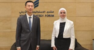 السفير الصيني لدى الأردن قوه وي يزور منتدى الإستراتيجيات الأردني