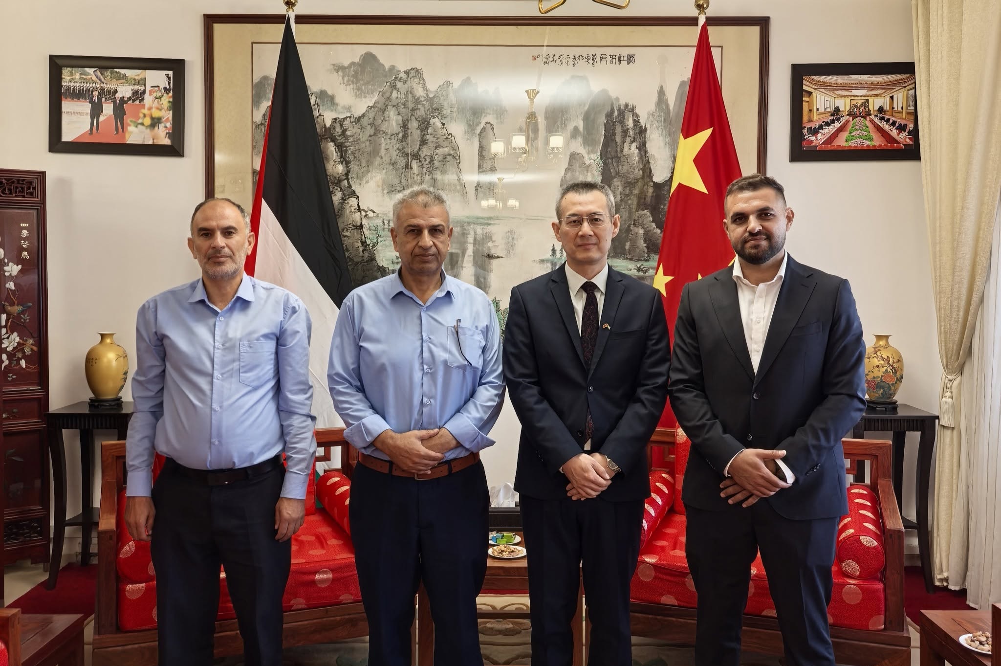 السفير الصيني لدى فلسطين سون تشن يلتقي برئيس بلدية بيت فوريك