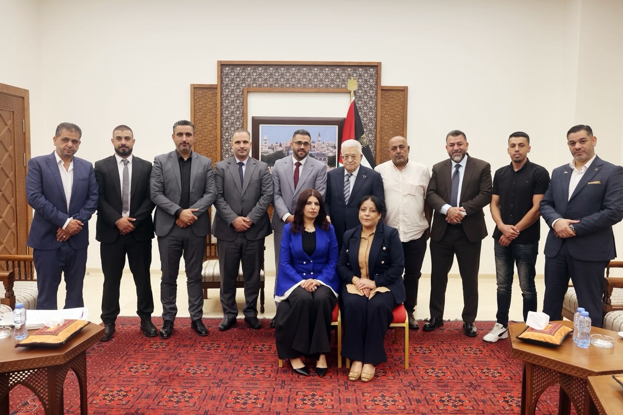 الرئيس محمود عباس يستقبل رئيس وأعضاء مجلس بلدي سلفيت المنتخبين