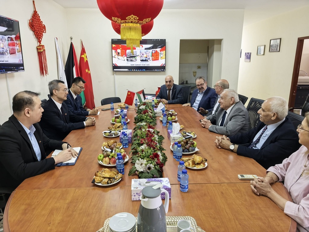 سفير الصين لدى فلسطين يزور جمعية الصداقة الفلسطينية الصينية