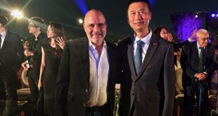 السفير الصيني لدى الأردن قوه وي يحضر الحفل الختامي لمهرجان عمّان السينمائي الدولي ويلتقي سمو الأمير علي بن الحسين