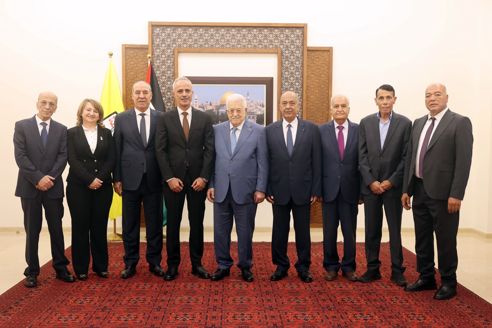رئيس المحكمة الحركية لـ "فتح" وأعضاؤها يؤدون اليمين القانونية أمام الرئيس محمود عباس