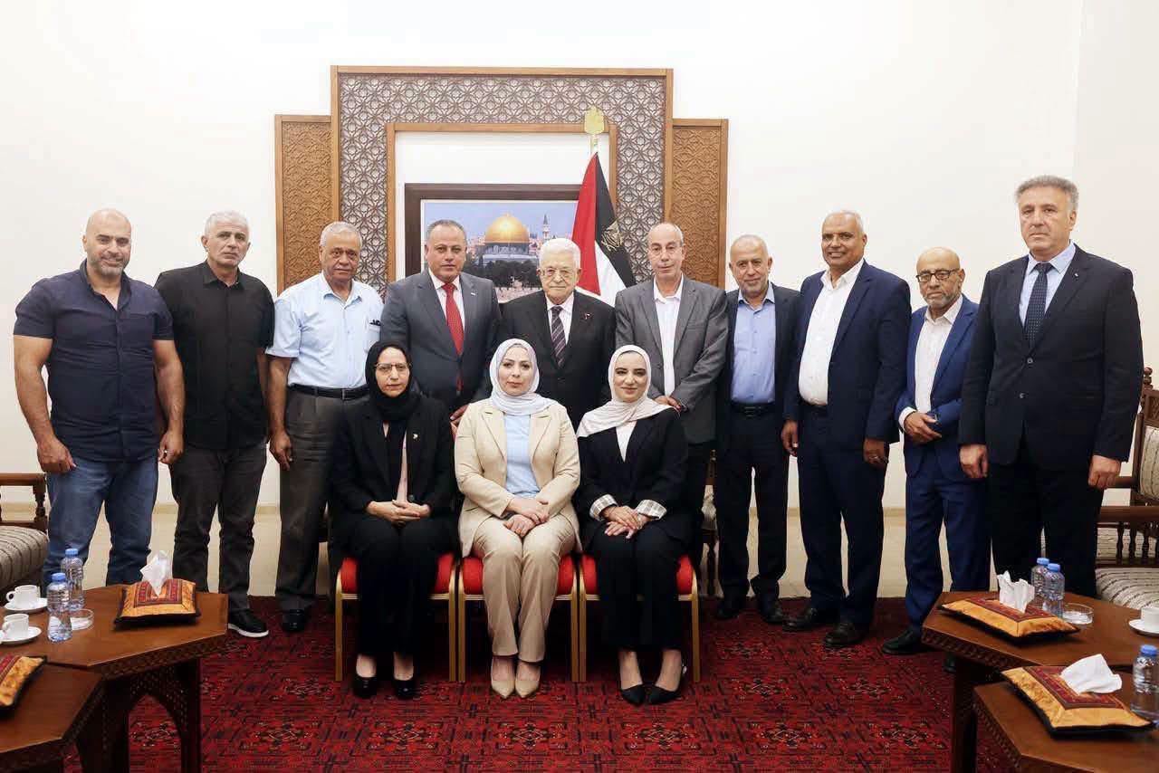 الرئيس محمود عباس يستقبل رئيس وأعضاء مجلس بلدية جنين