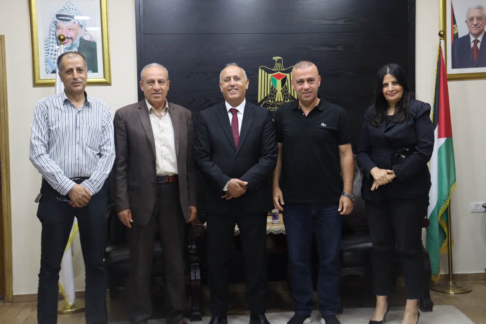 محافظ جنين يبحث الترتيبات الجارية لإطلاق مهرجان العنب السنوي