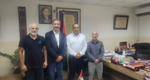 وفد من النضال الشعبي يلتقي الأمين العام لاتحاد الكتاب والادباء الفلسطينيين