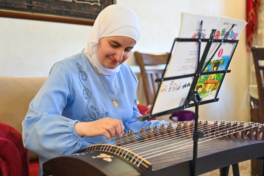 مقالة خاصة: "الصين ربيع شبابي" قصة عالمة صينيات أردنية تجعل من اللغة جسرا للتواصل