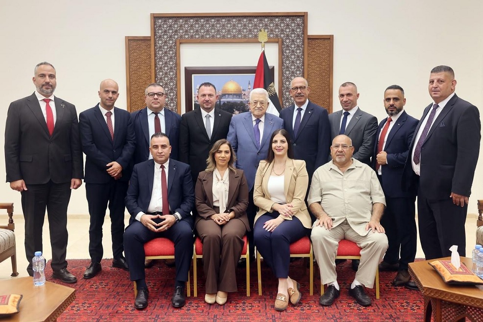 الرئيس محمود عباس يستقبل مجلس بلدية بيت لحم ويؤكد النهوض بالواقع السياحي والتنموي فيها
