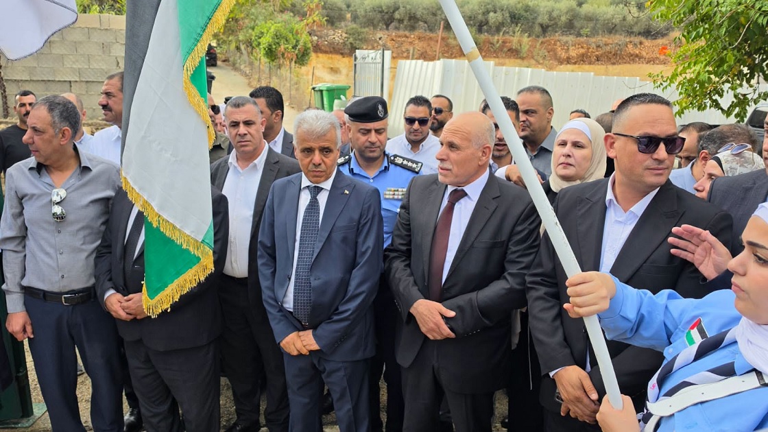 وزير التربية يفتتح العام الدراسي الجديد من بتير ويؤكد استمرار التعليم رغم التحديات