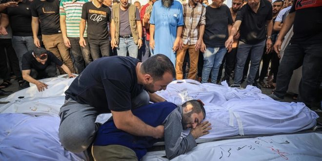 استشهاد طفل وشاب متأثرين بإصابتهما بنيران وقصف الاحتلال على قطاع غزة