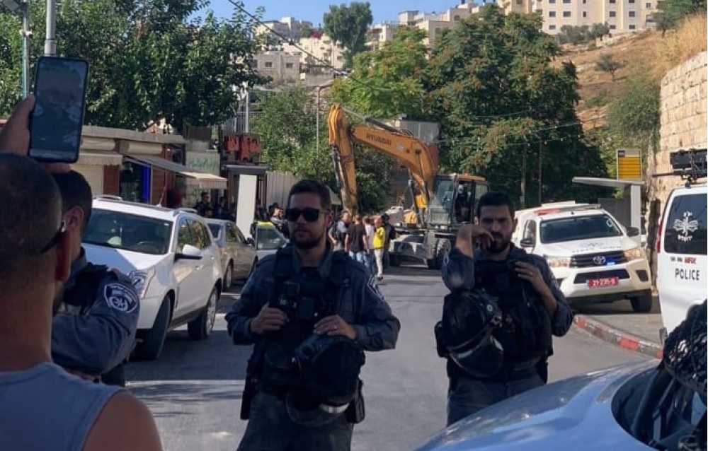 الاحتلال يقتحم منزلا في سلوان تمهيدا لهدمه