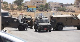 الاحتلال يفتش منازل في مثلث الشهداء جنوب جنين
