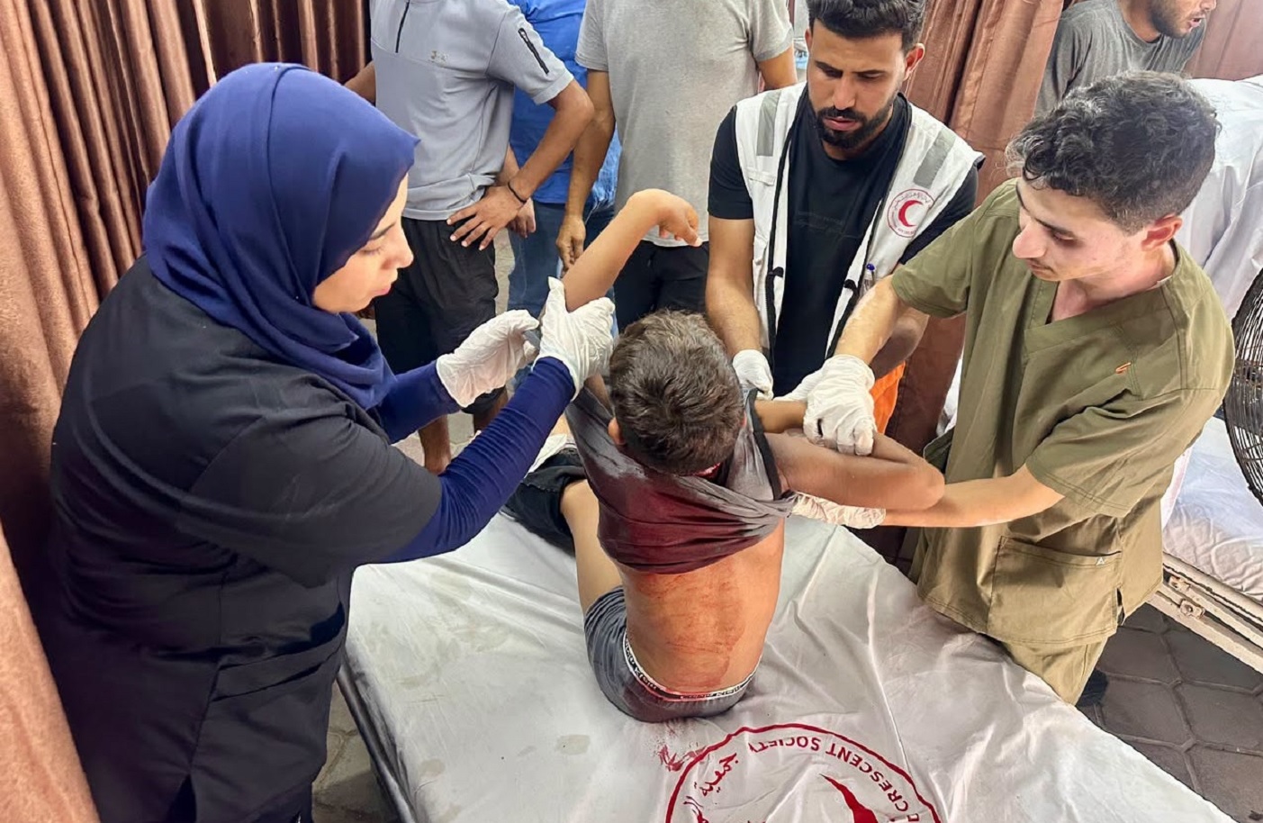 9 إصابات جراء استهداف الاحتلال مجموعة من المواطنين في خانيونس
