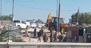 الاحتلال يهدم خمسة بركسات سكنية وحظيرة أغنام في عناتا شرق القدس