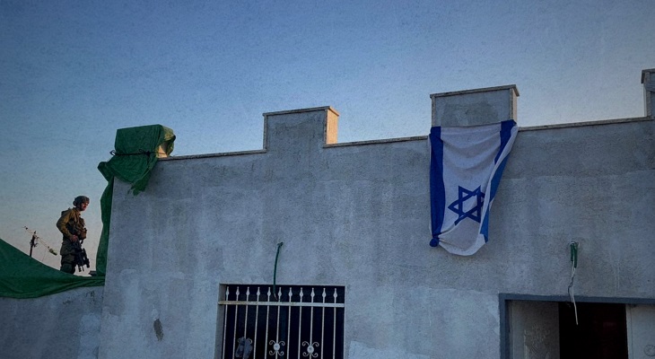 قوات الاحتلال تطرد عائلة فلسطينية وتستولي على منزلها في قرية الجانية غرب رام الله