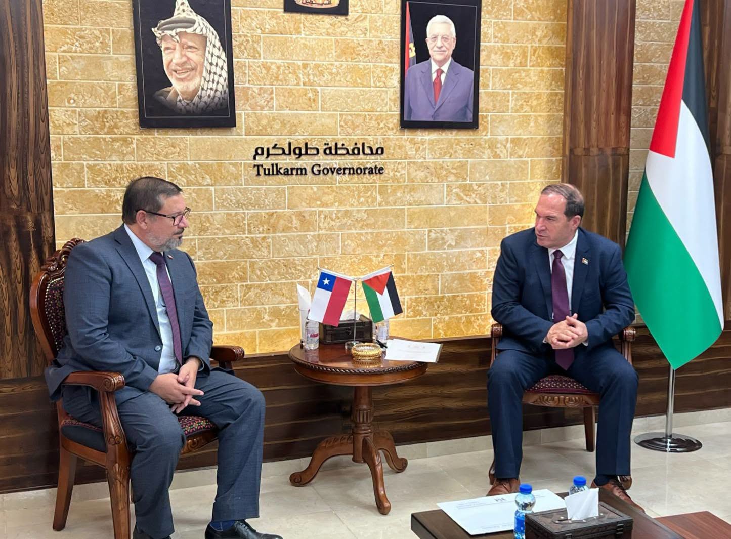 محافظ طولكرم عبد الله كميل يطلع سفير جمهورية تشيلي لدى فلسطين على أوضاع محافظة طولكرم
