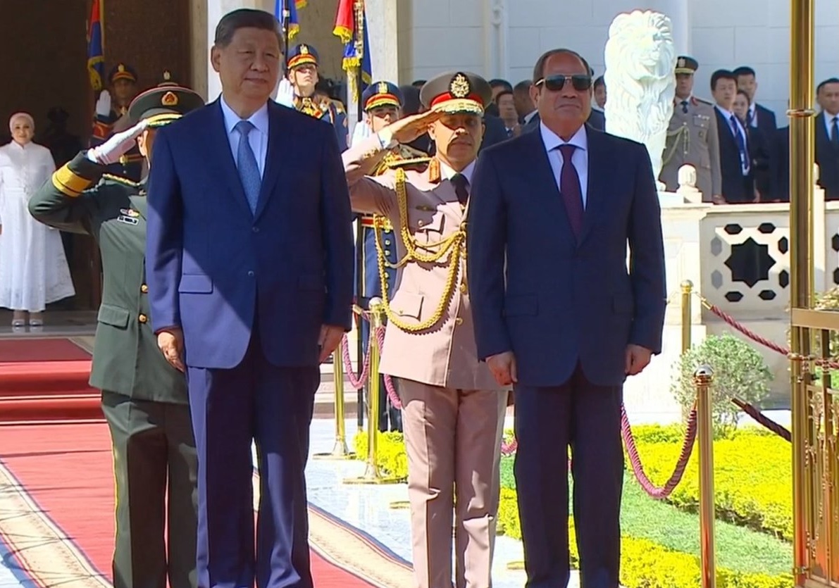 الرئيس المصري عبد الفتاح السيسي يستقبل رئيس الصين شي جين بينغ في قصر الاتحادية